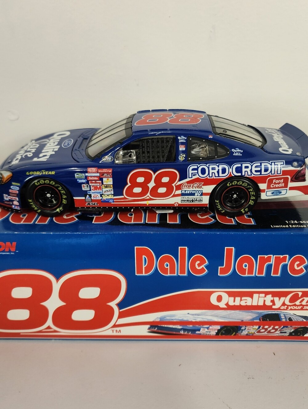 Dale Jarrett #88 Quality Care Ford Credit 2000 Ford Taurus 1:24 Action 20,376